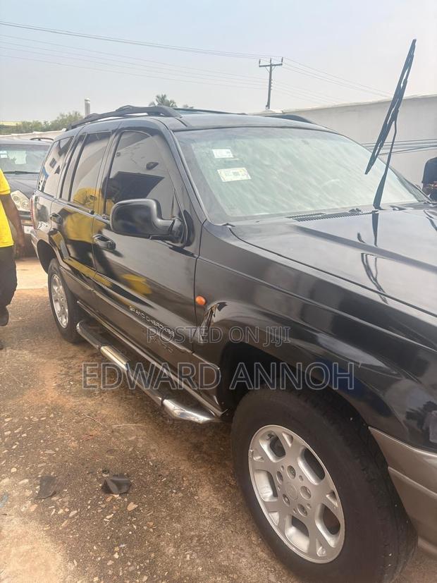 Jeep Cherokee 2001 Black
