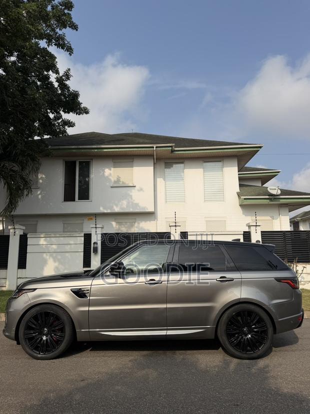 Land Rover Range Rover Sport HSE 2019 Gray