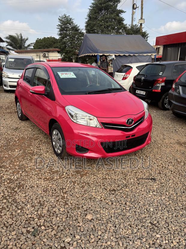 Toyota Vitz 1.3 AWD 3dr 2013 Pink