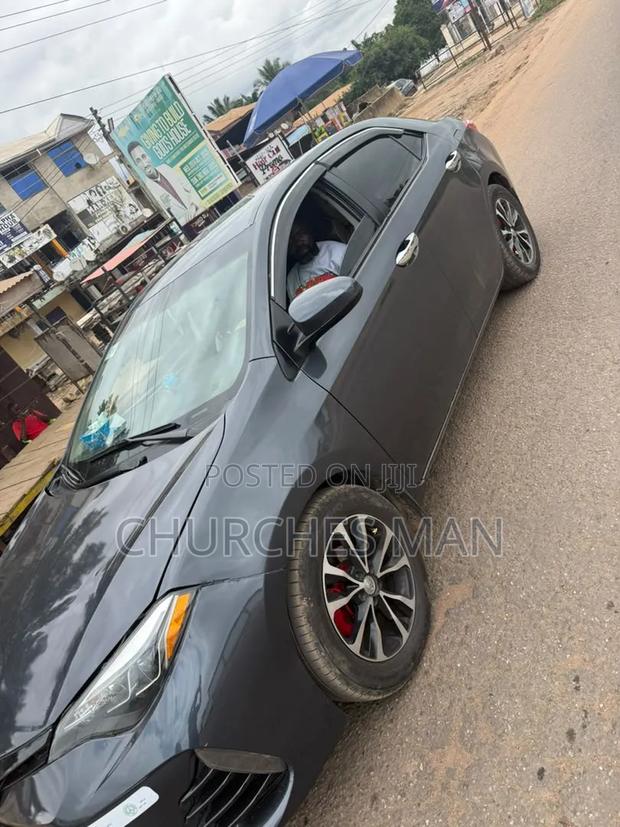 Toyota Corolla 2016 Gray