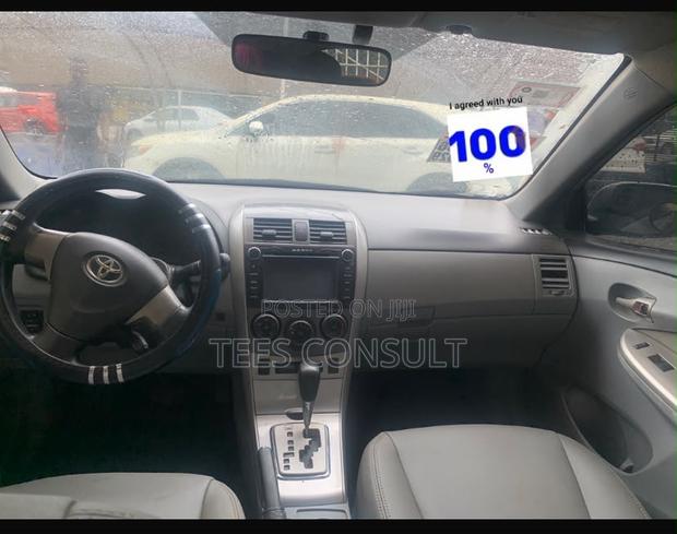 Toyota Corolla 2010 Gray