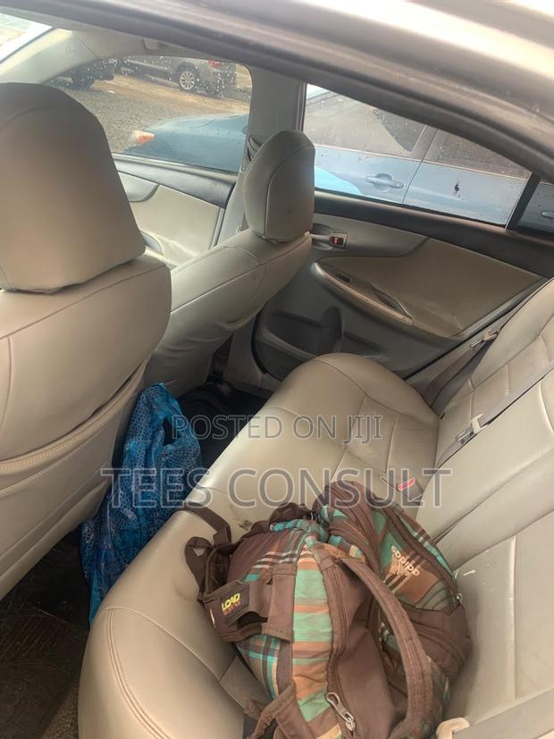 Toyota Corolla 2010 Gray