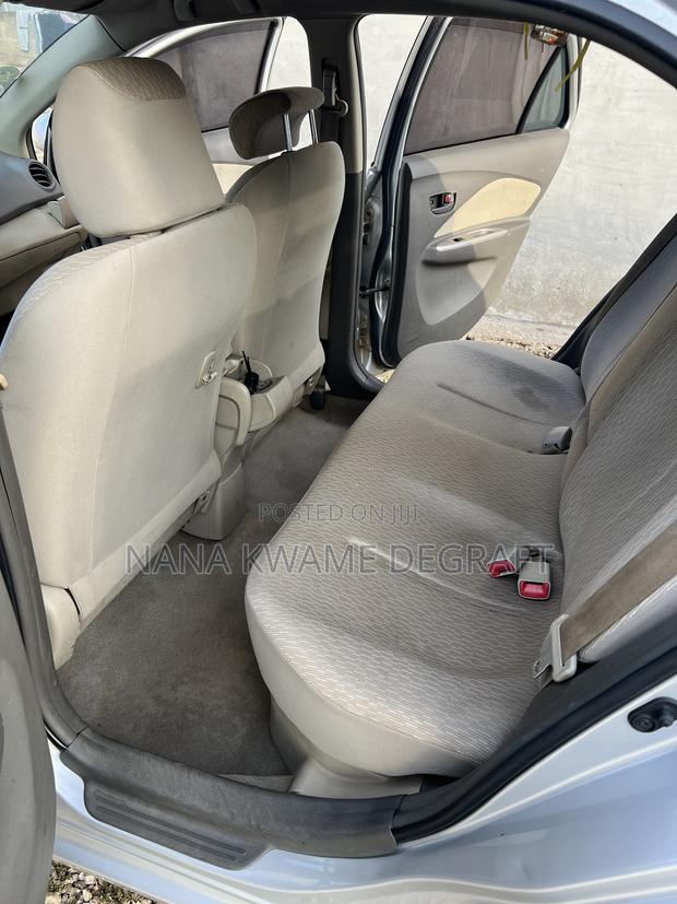 Toyota Belta 2012 Silver