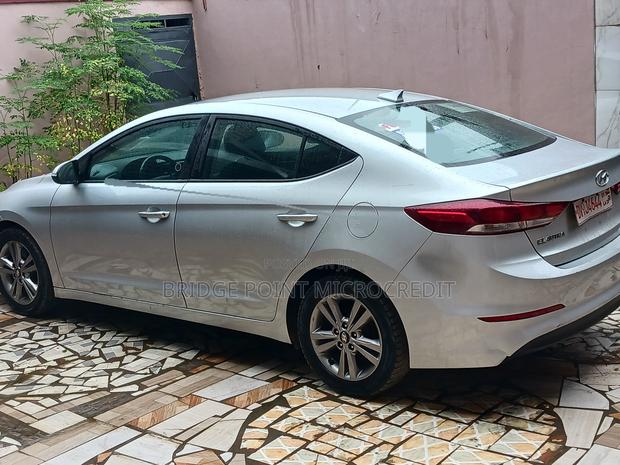 Hyundai Elantra SEL 2018 Silver