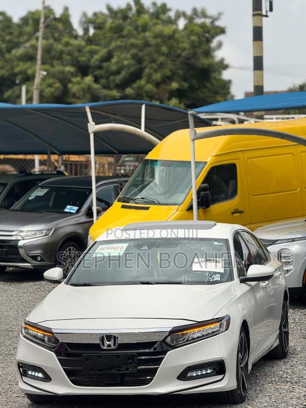 Honda Accord Sport (2.0L 4cyl Turbo 10A) 2019 White