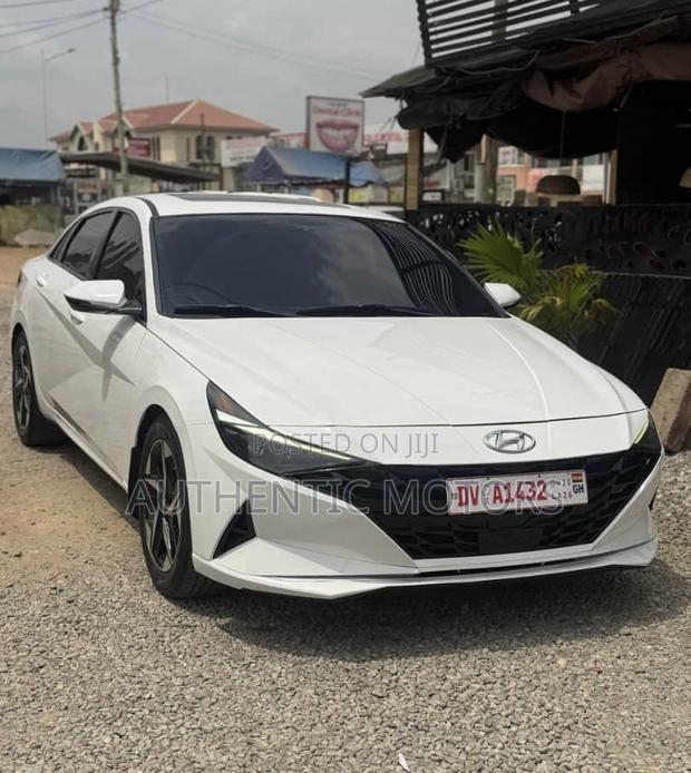 Hyundai Elantra Limited 2021 White