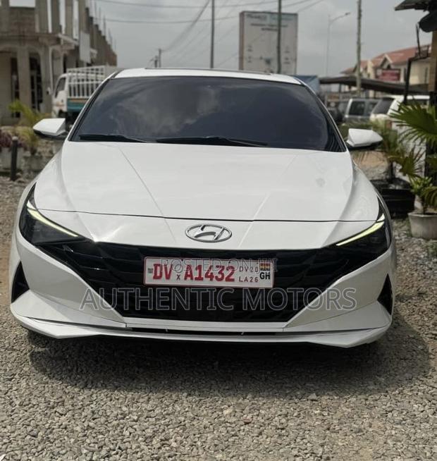 Hyundai Elantra Limited 2021 White