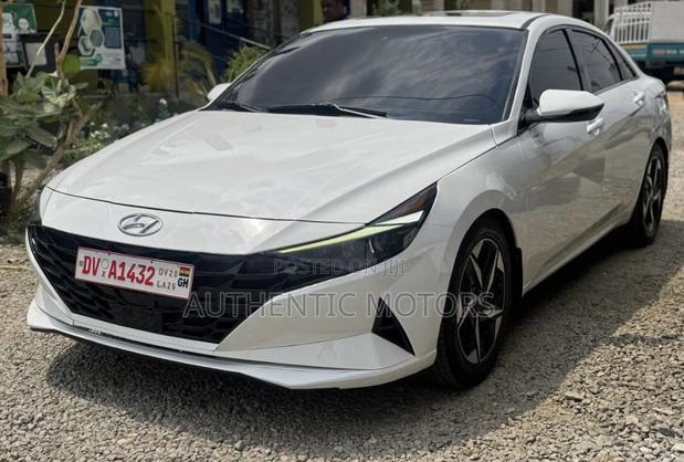 Hyundai Elantra Limited 2021 White