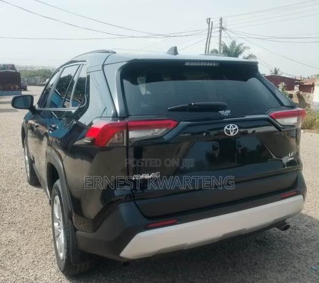 Toyota RAV4 LE 2022 Black