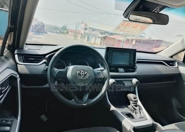 Toyota RAV4 LE 2022 Black
