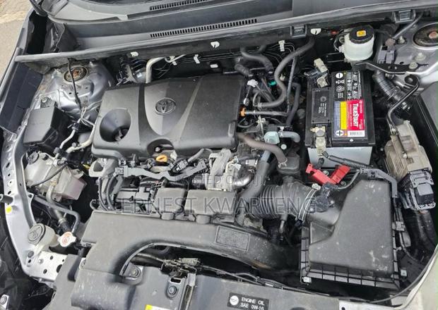 Toyota RAV4 XLE AWD 2020 Gray