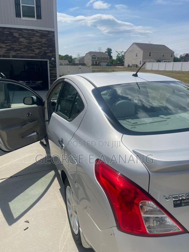 Nissan Versa 1.6 SV 4dr Sedan (1.6L 4cyl CVT) 2014 Silver