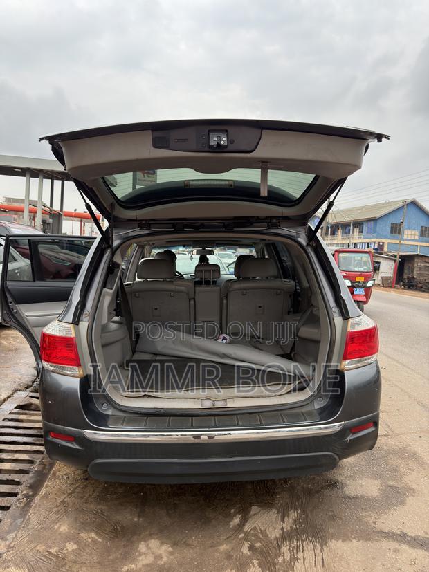Toyota Highlander 2012 Gray