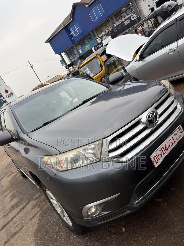 Toyota Highlander 2012 Gray