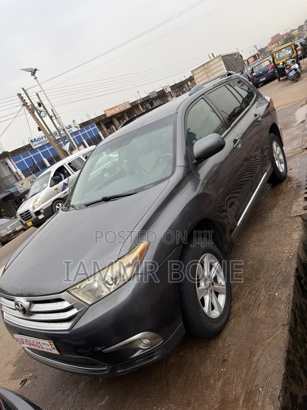 Toyota Highlander 2012 Gray