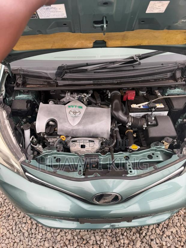 Toyota Vitz 1.5 FWD 5dr 2015 Green