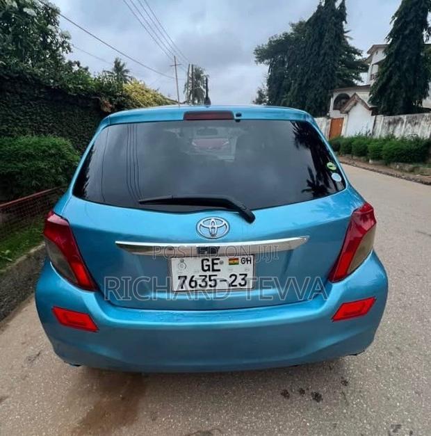Toyota Vitz 1.3 AWD 5dr 2012 Blue