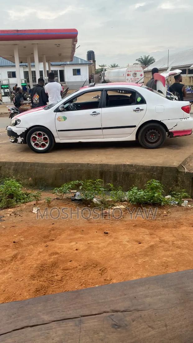 Toyota Corolla 2007 White