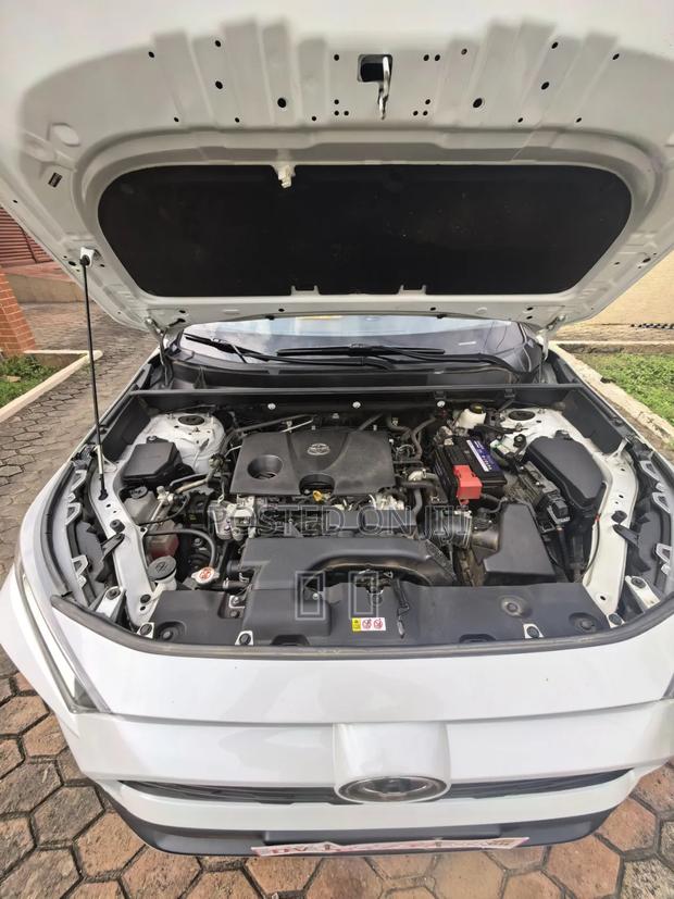 Toyota RAV4 2023 White