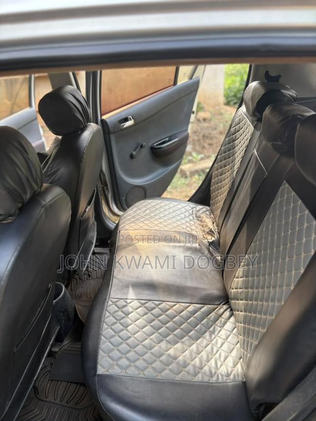 Hyundai i20 1.4 Dual VTVT Petrol (AT) 2012 Silver