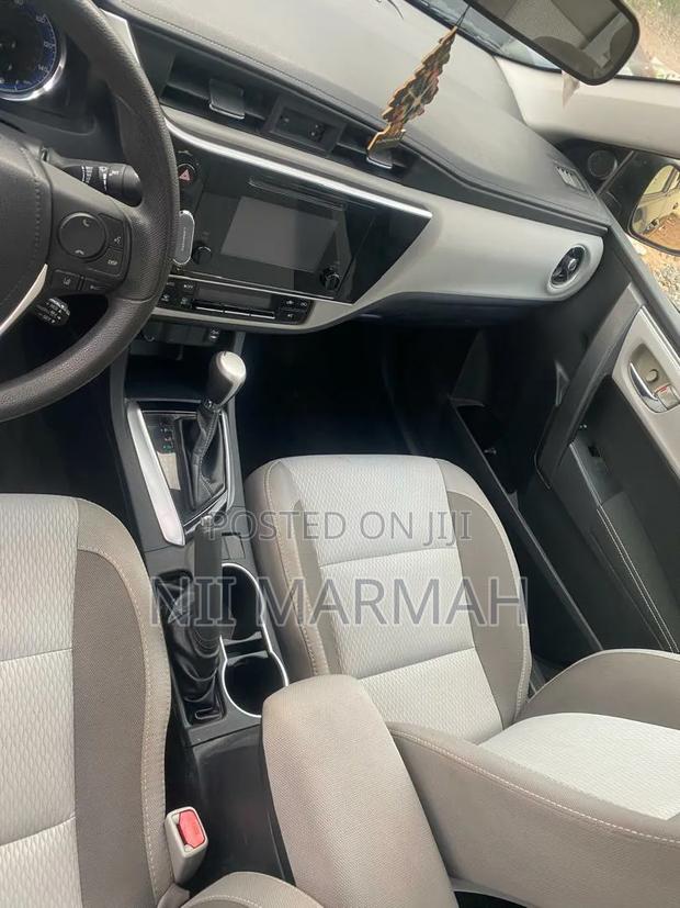 Toyota Corolla LE Eco (1.8L 4cyl 2A) 2018 Black