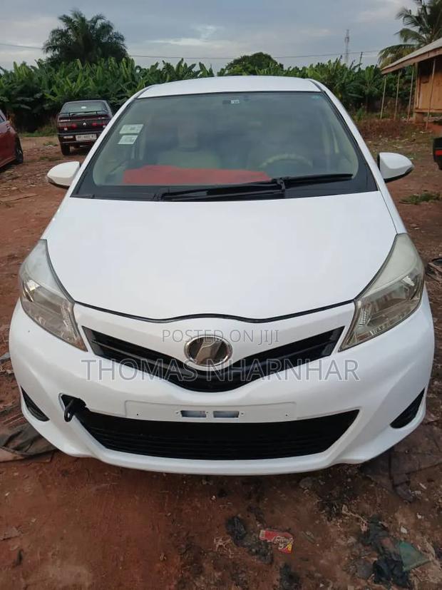 Toyota Vitz 2012 White