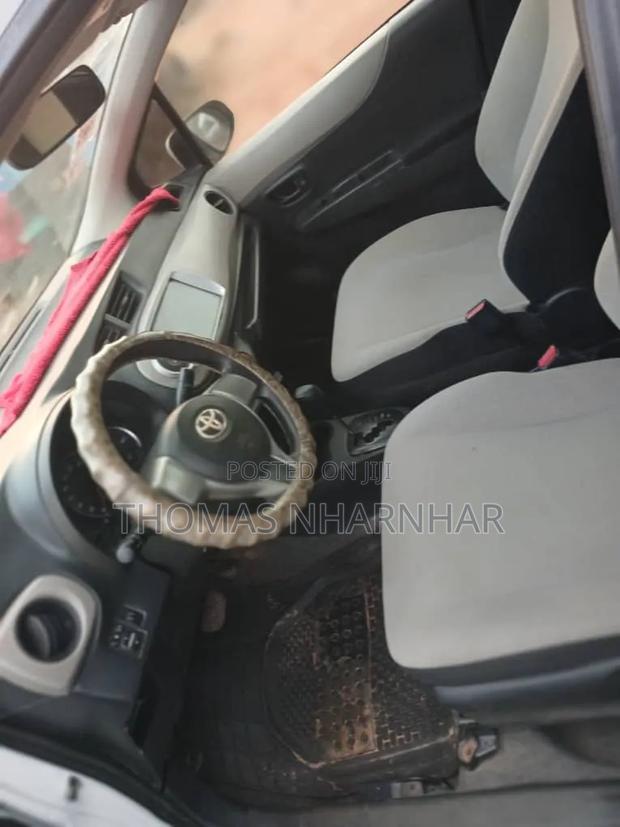 Toyota Vitz 2012 White