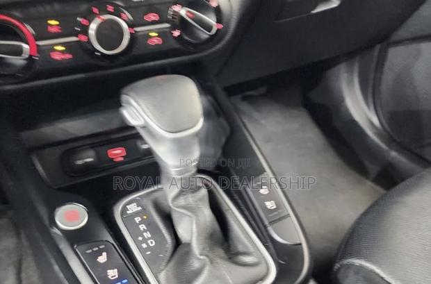 Kia Soul Base Hatchback 2019 White