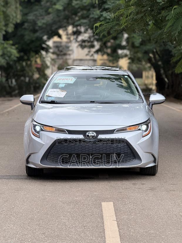 Toyota Corolla LE 2020 Silver