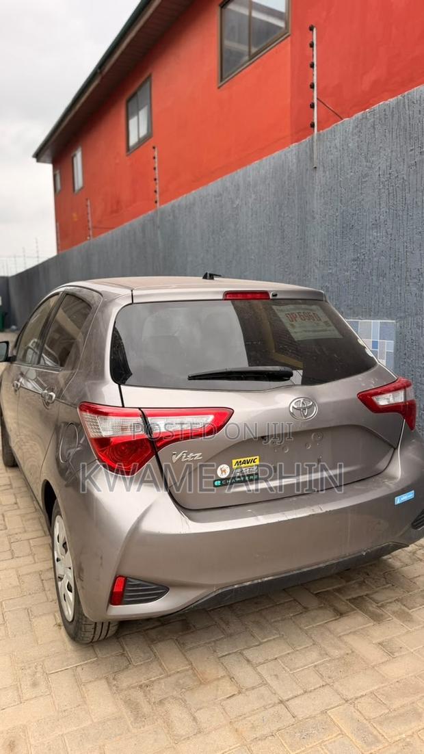 Toyota Vitz 1.3 FWD 5dr 2017 Gold