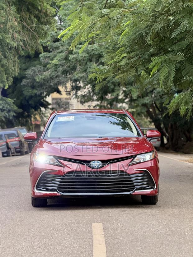 Toyota Camry LE 2021 Red