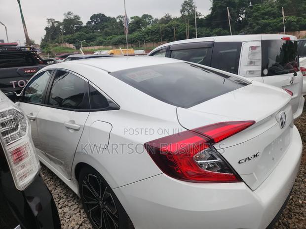 Honda Civic 2017 White