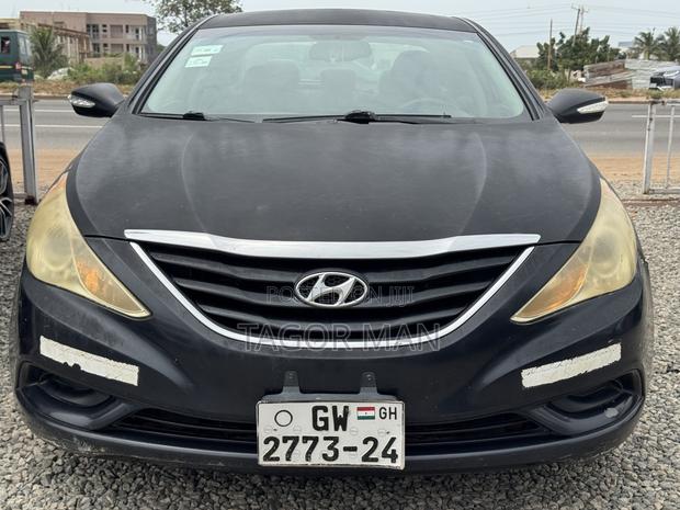 Hyundai Sonata SE 2.0T Sedan FWD (2.0L 4cyl 6A) 2013 Black