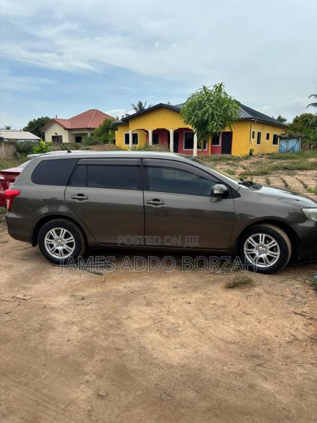 Toyota Corolla Fielder 1.5 Petrol FWD 2013 Gray