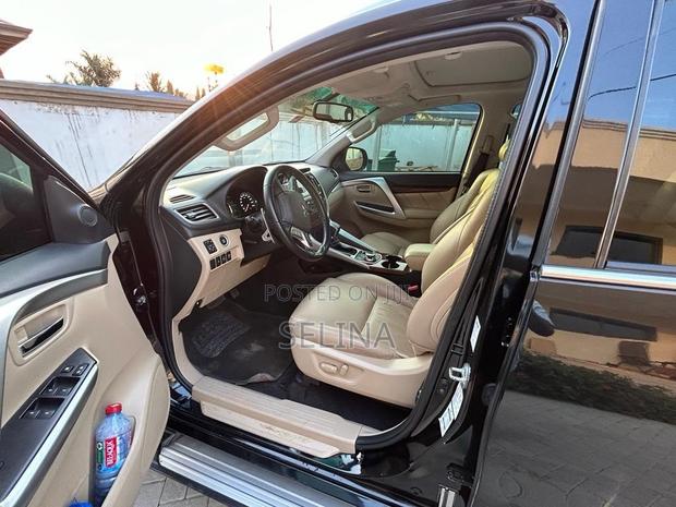Mitsubishi Pajero Sport GLX 2017 Black