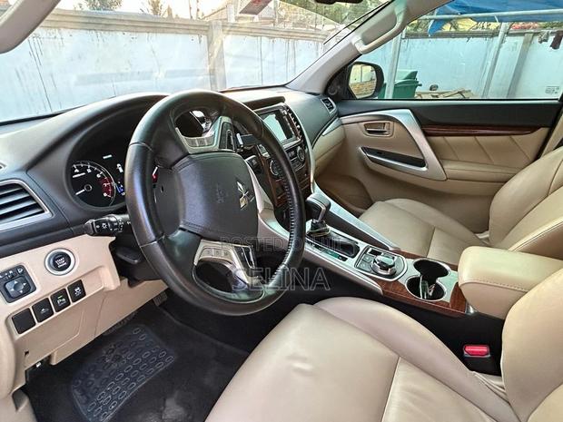 Mitsubishi Pajero Sport GLX 2017 Black