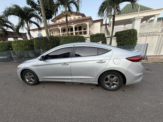 Hyundai Avante 2017 Silver