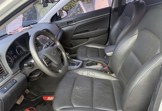 Hyundai Avante 2017 Silver