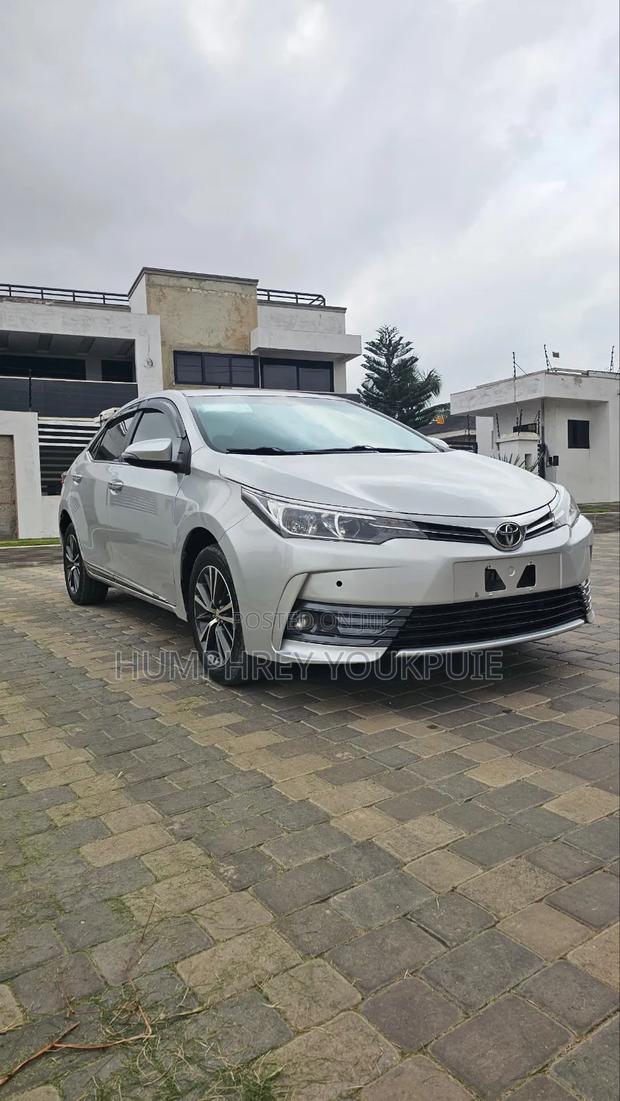 Toyota Corolla Altis 2017 Silver