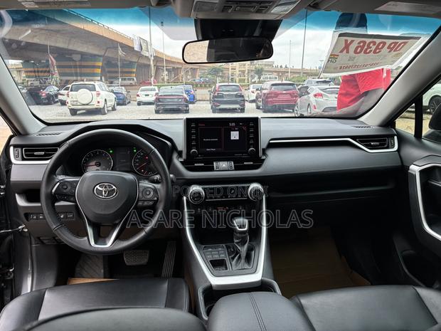 Toyota RAV4 2021