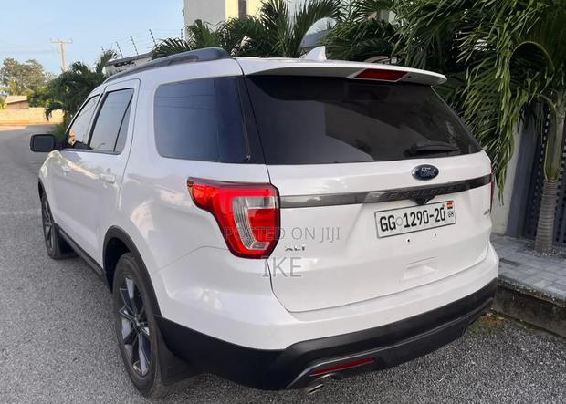 Ford Explorer 2018 White