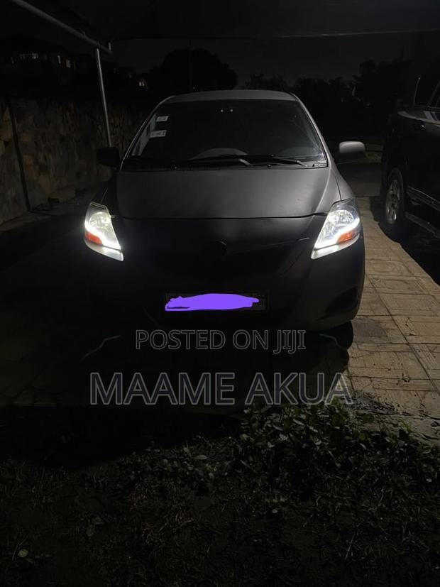 Toyota Yaris 2012 Gray