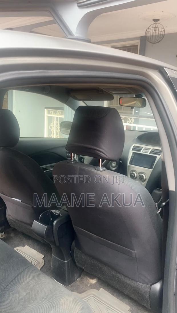 Toyota Yaris 2012 Gray