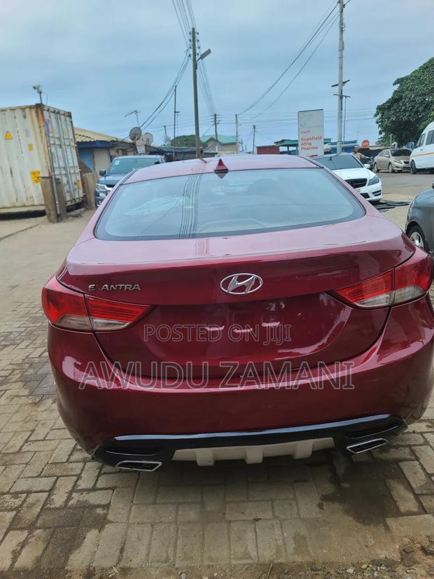 Hyundai Elantra 2013 Red