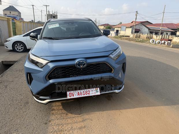 Toyota RAV4 XLE Premium FWD 2023 Blue
