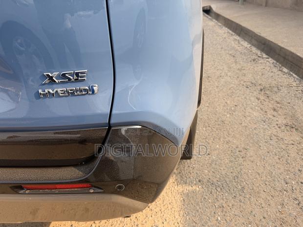 Toyota RAV4 XLE Premium FWD 2023 Blue