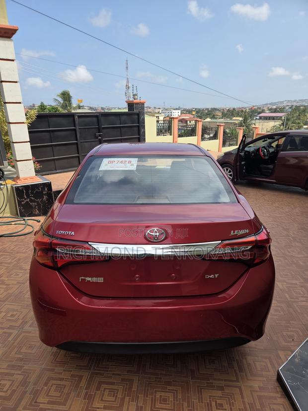 Toyota Corolla 2017 Red