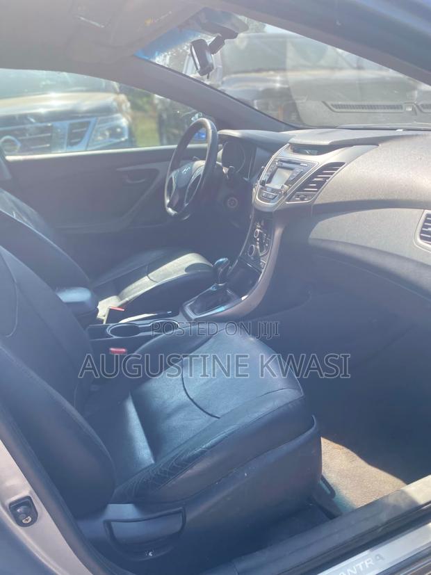 Hyundai Elantra Limited 4dr Sedan (1.8L 4cyl 6A) 2015 Gray