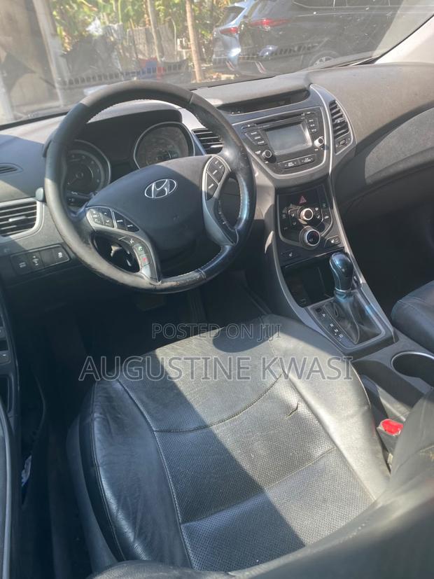Hyundai Elantra Limited 4dr Sedan (1.8L 4cyl 6A) 2015 Gray