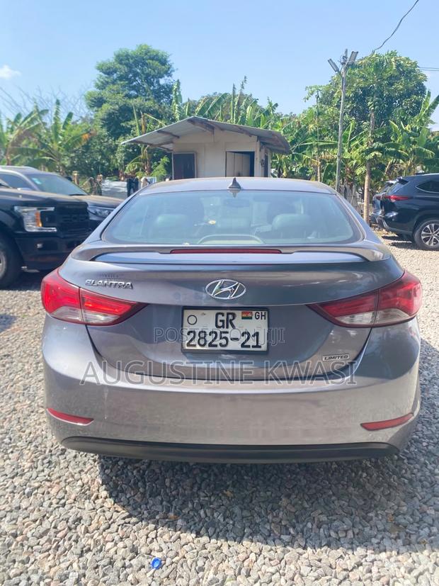 Hyundai Elantra Limited 4dr Sedan (1.8L 4cyl 6A) 2015 Gray